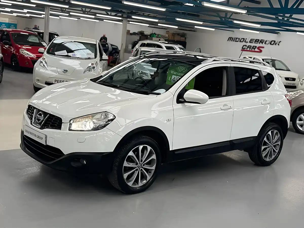 Used 2010 Nissan Qashqai Tekna White - Interior and Exterior details 9