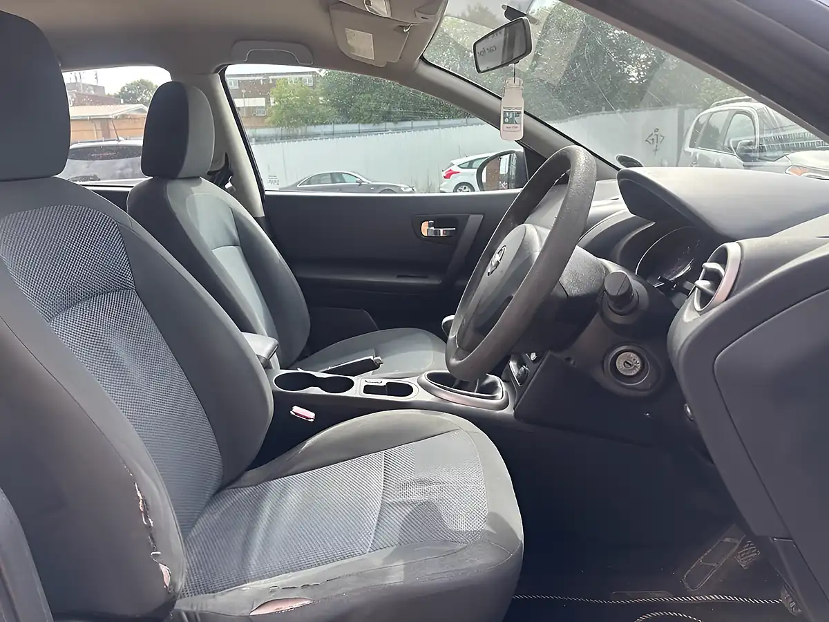 Used 2010 Nissan Qashqai Visia Grey - Interior and Exterior details 10