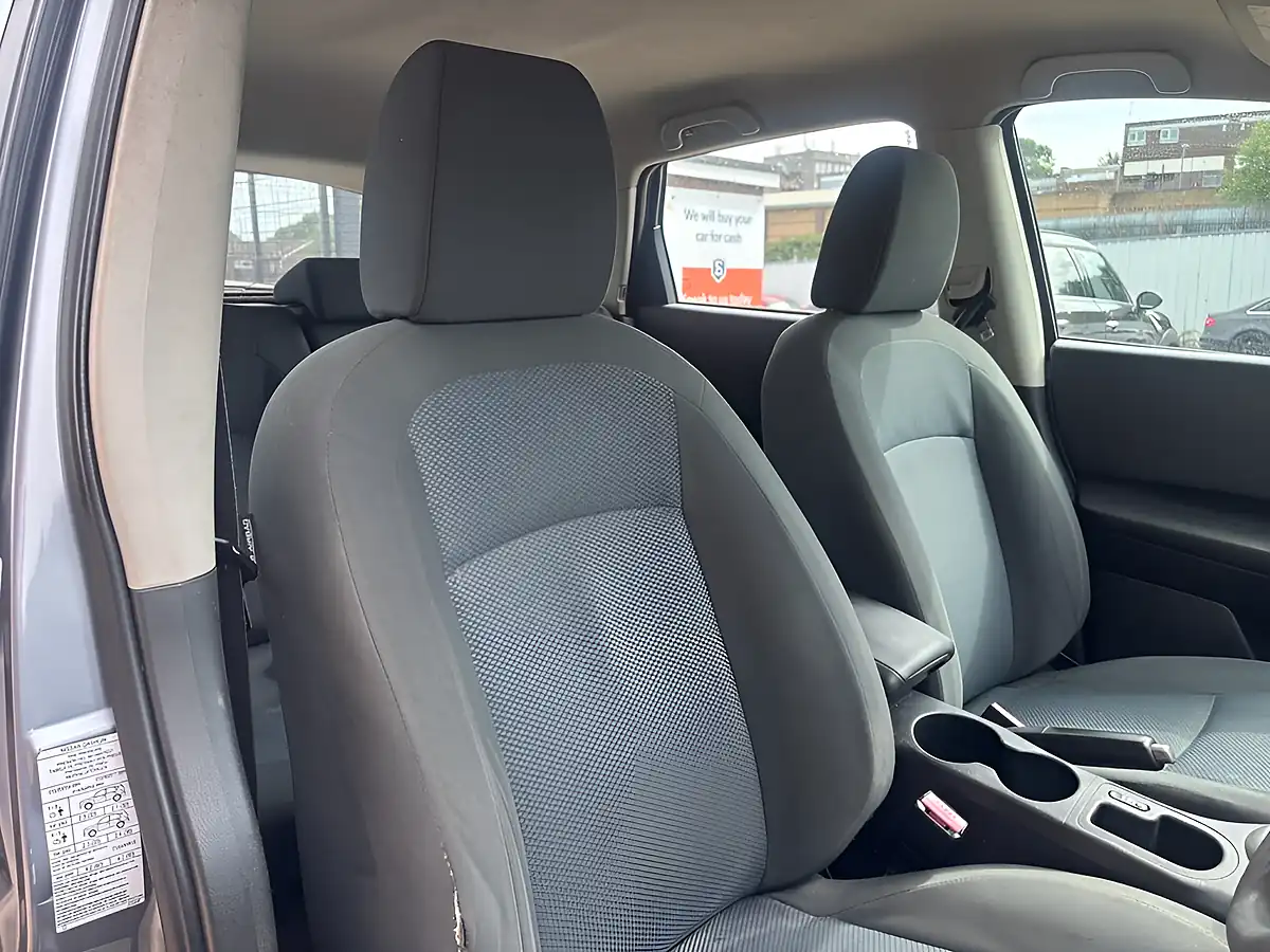 Used 2010 Nissan Qashqai Visia Grey - Interior and Exterior details 11