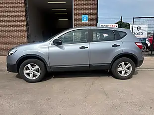 Used 2010 Nissan Qashqai Visia Grey - Interior and Exterior details 4
