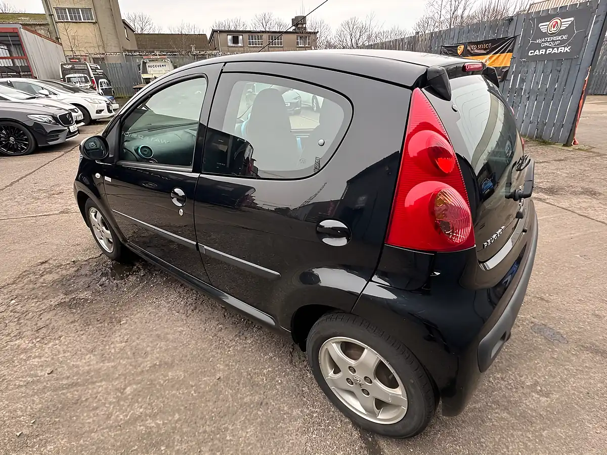 Used 2010 Peugeot 107 Millesim Black - Interior and Exterior details 11