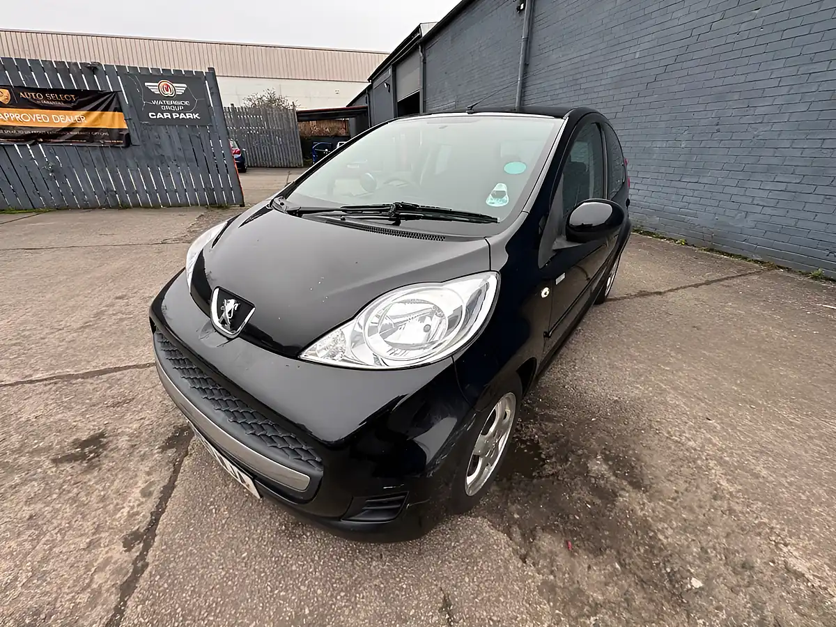 Used 2010 Peugeot 107 Millesim Black - Interior and Exterior details 14