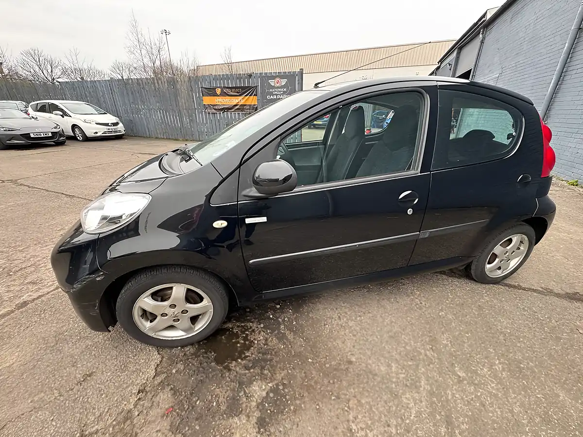 Used 2010 Peugeot 107 Millesim Black - Interior and Exterior details 15