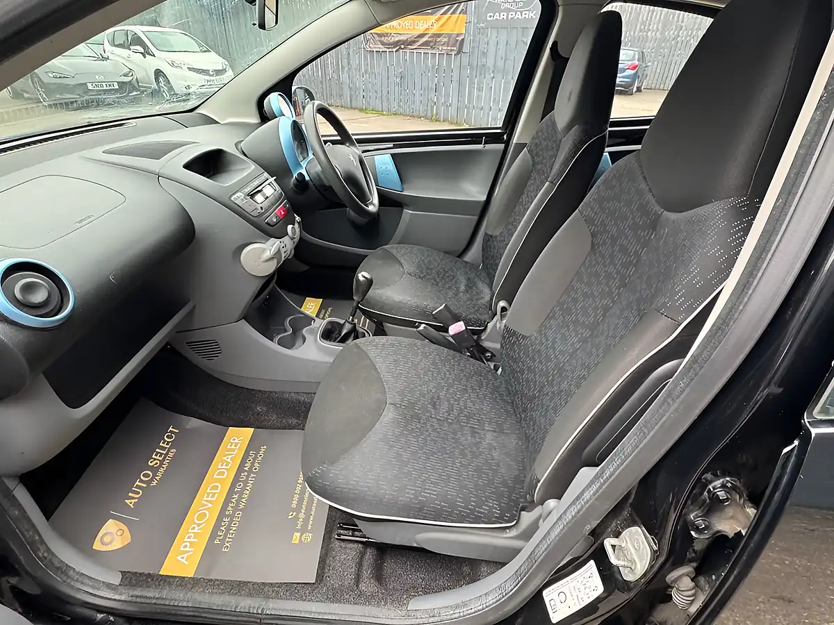 Used 2010 Peugeot 107 Millesim Black - Interior and Exterior details 17
