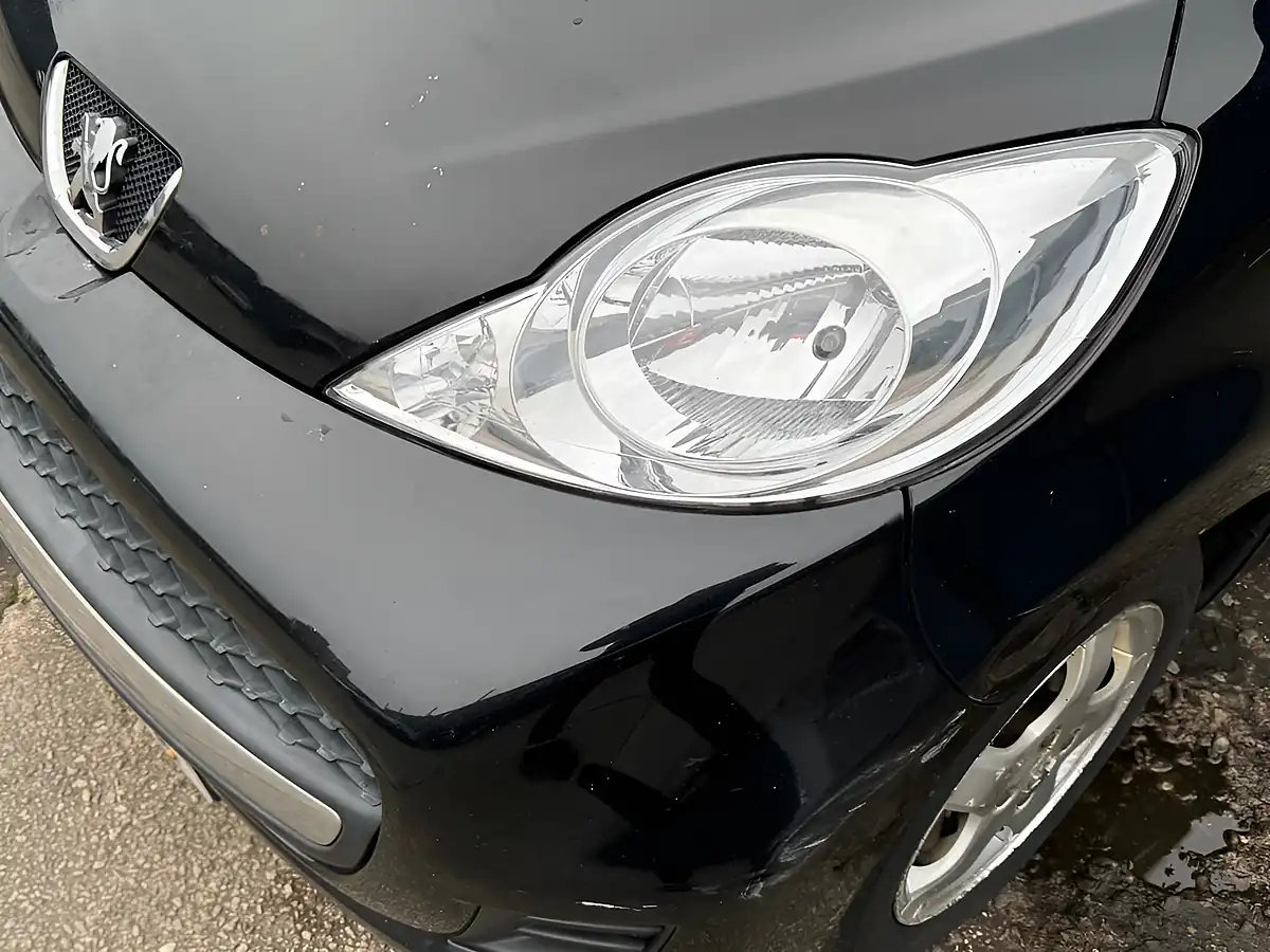 Used 2010 Peugeot 107 Millesim Black - Interior and Exterior details 18