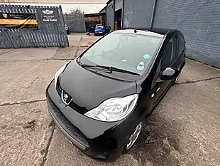 Used 2010 Peugeot 107 Millesim Black - Interior and Exterior details 19