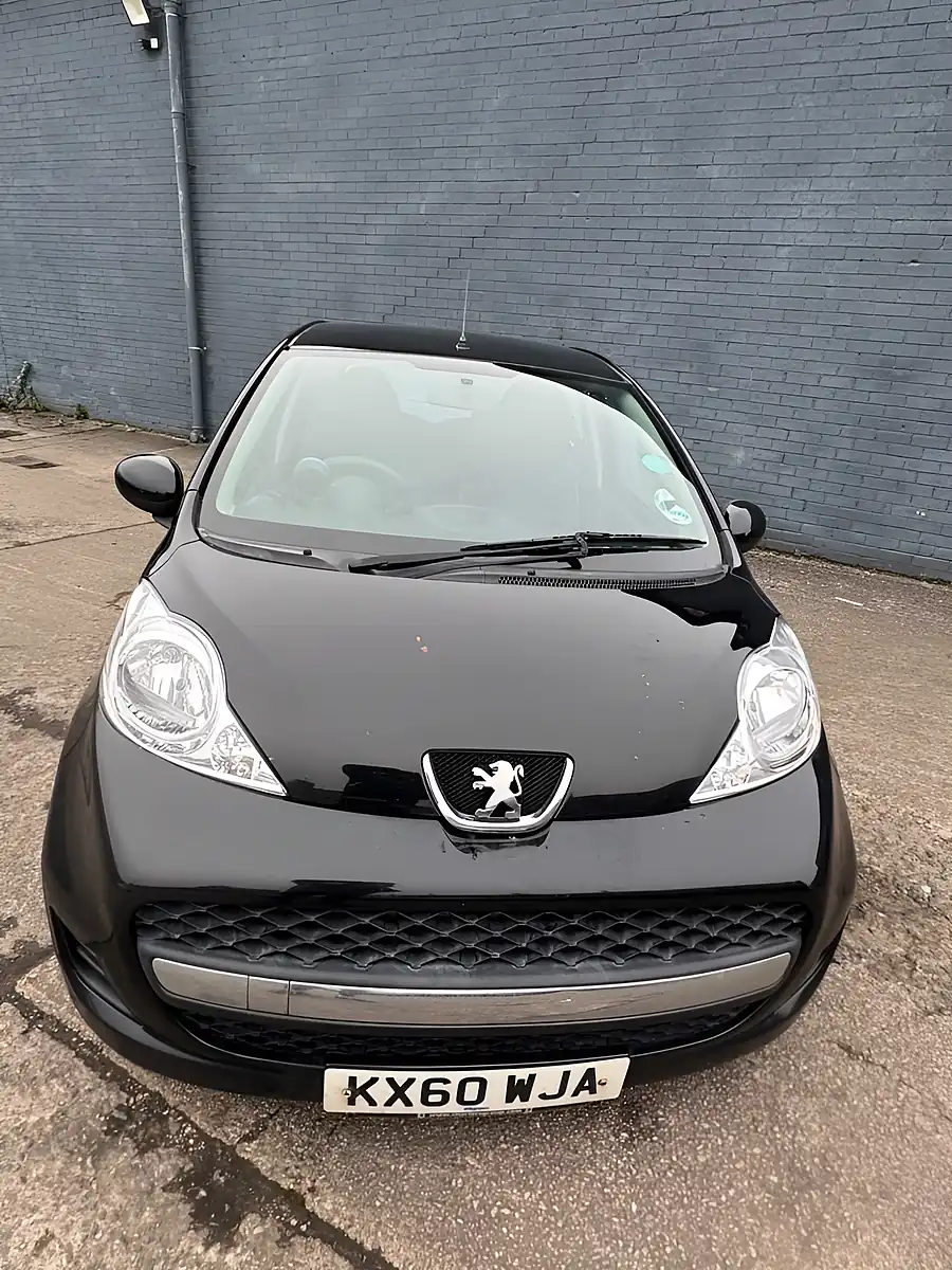 Used 2010 Peugeot 107 Millesim Black - Interior and Exterior details 3