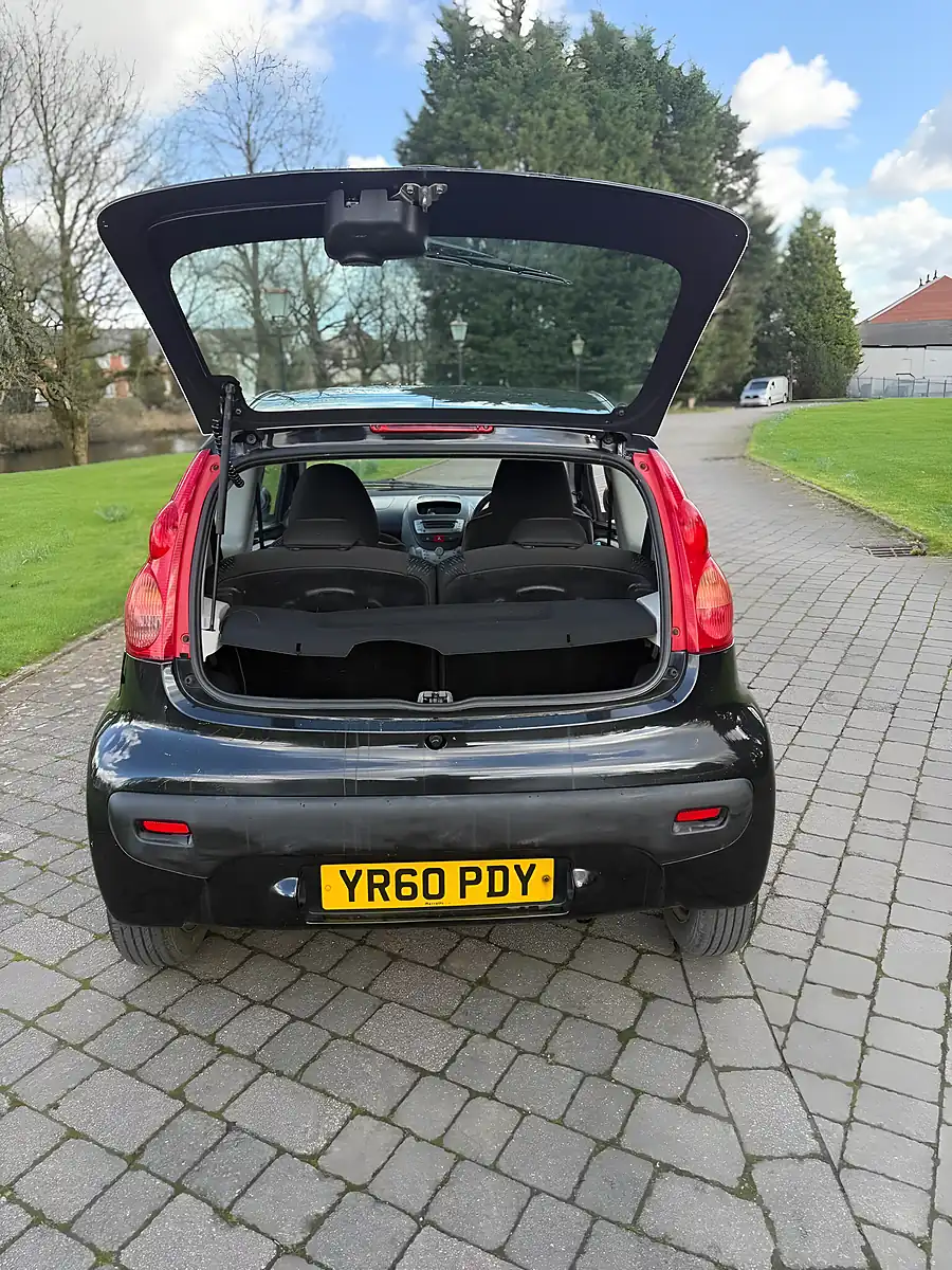Used 2010 Peugeot 107 Millesim Black - Interior and Exterior details 11