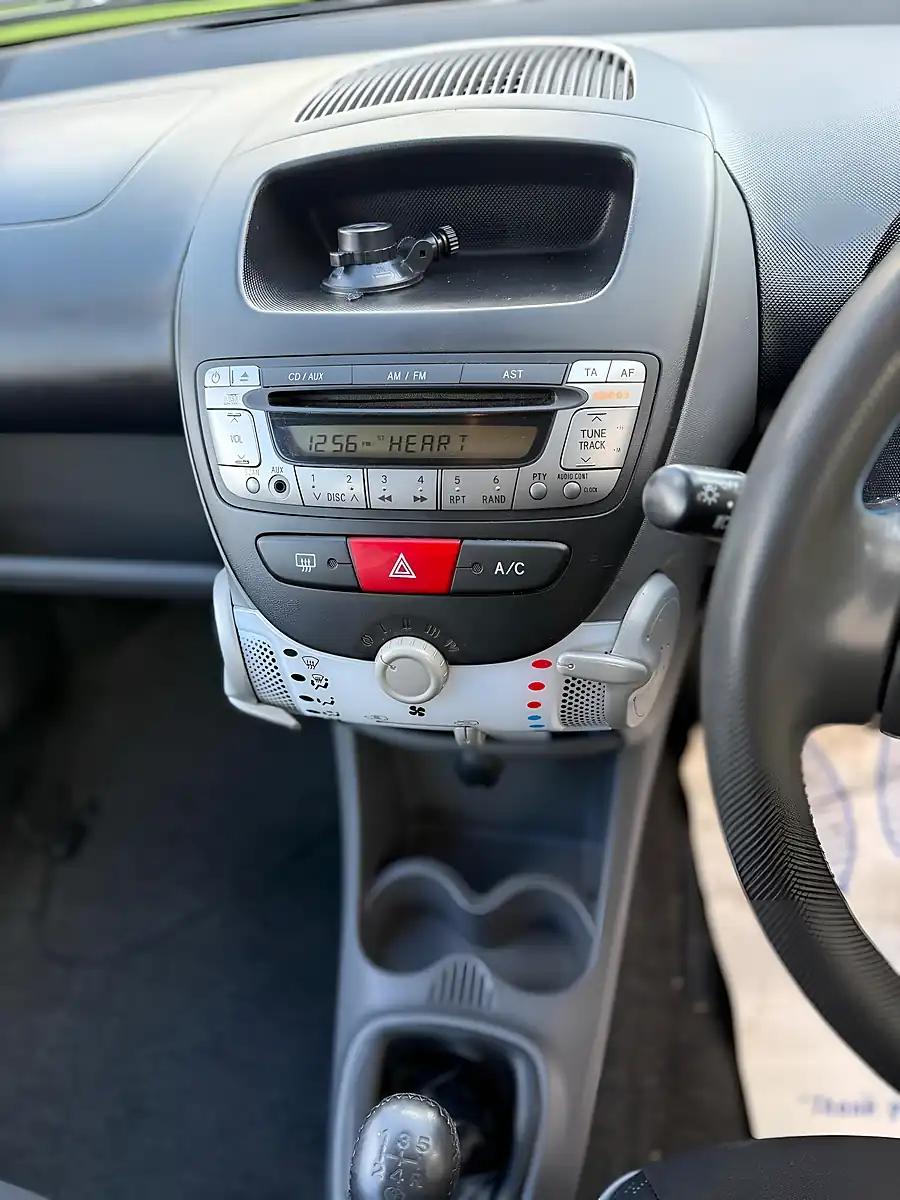 Used 2010 Peugeot 107 Millesim Black - Interior and Exterior details 19
