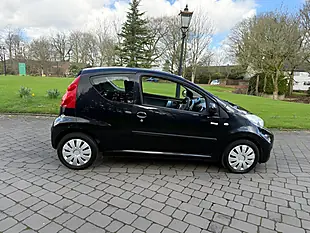Used 2010 Peugeot 107 Millesim Black - Interior and Exterior details 3