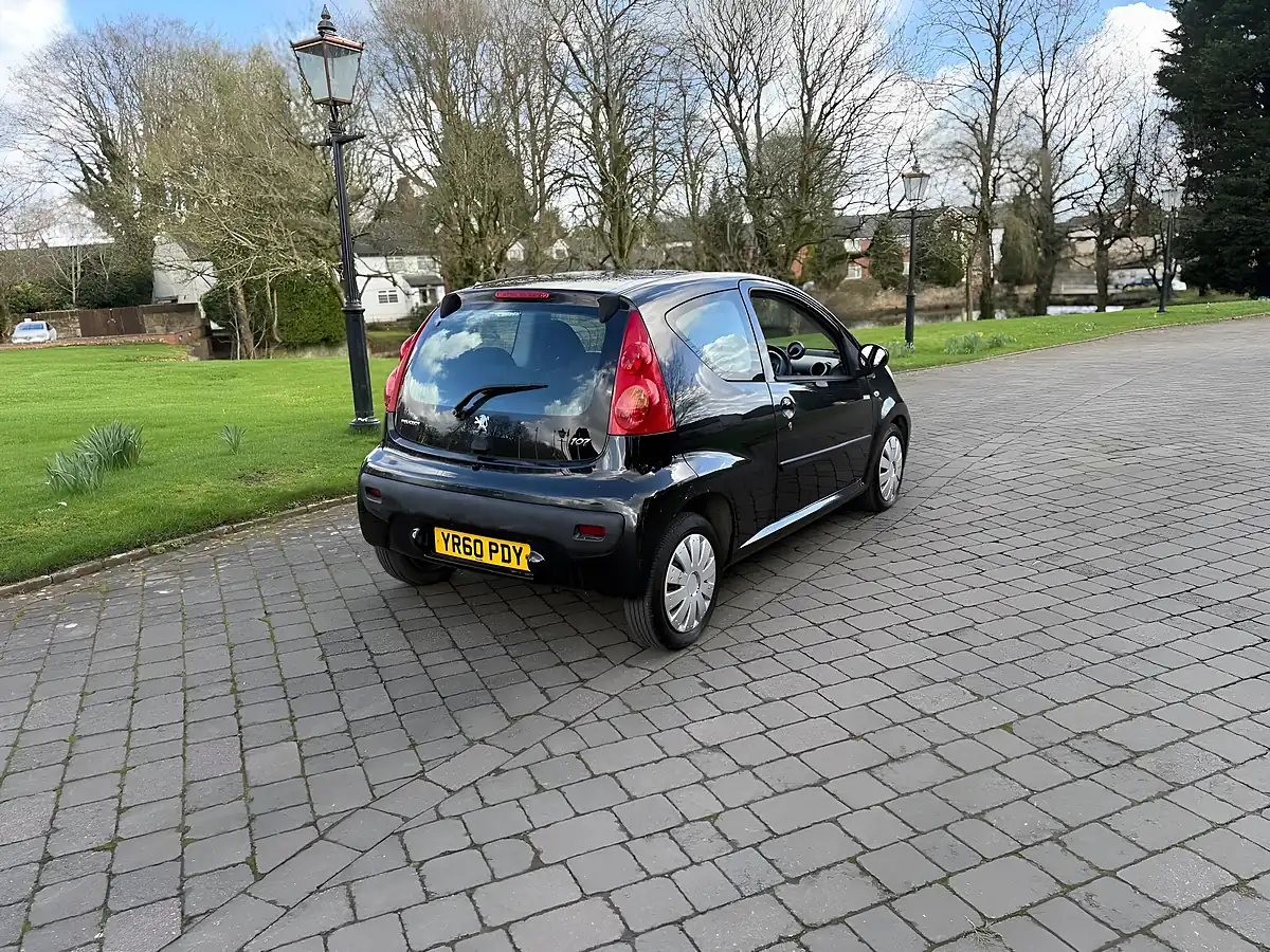 Used 2010 Peugeot 107 Millesim Black - Interior and Exterior details 4