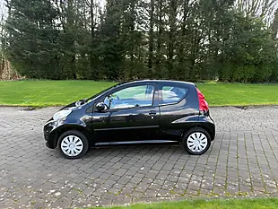 Used 2010 Peugeot 107 Millesim Black - Interior and Exterior details 7