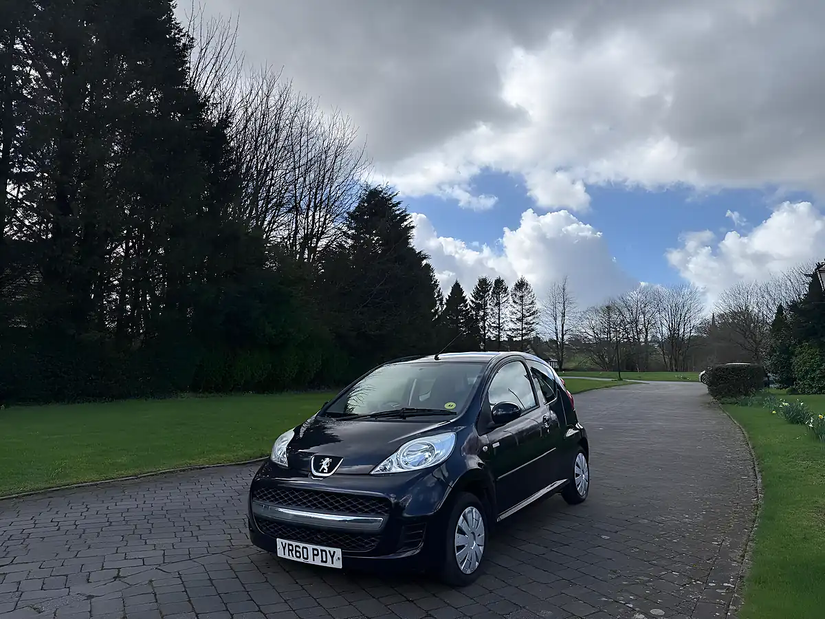 Used 2010 Peugeot 107 Millesim Black - Interior and Exterior details 9
