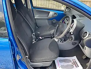 Used 2010 Peugeot 107 Urban Blue - Interior and Exterior details 10