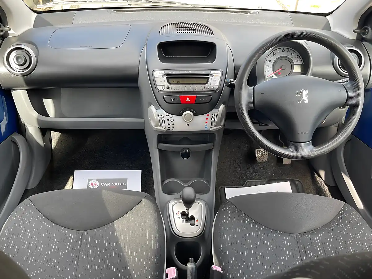 Used 2010 Peugeot 107 Urban Blue - Interior and Exterior details 4