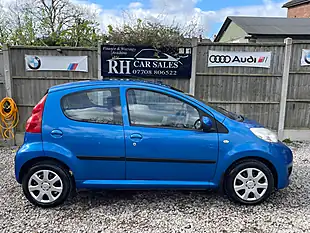 Used 2010 Peugeot 107 Urban Blue - Interior and Exterior details 7