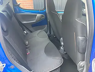 Used 2010 Peugeot 107 Verve Blue - Interior and Exterior details 10