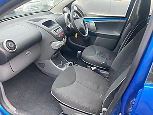 Used 2010 Peugeot 107 Verve Blue - Interior and Exterior details 17