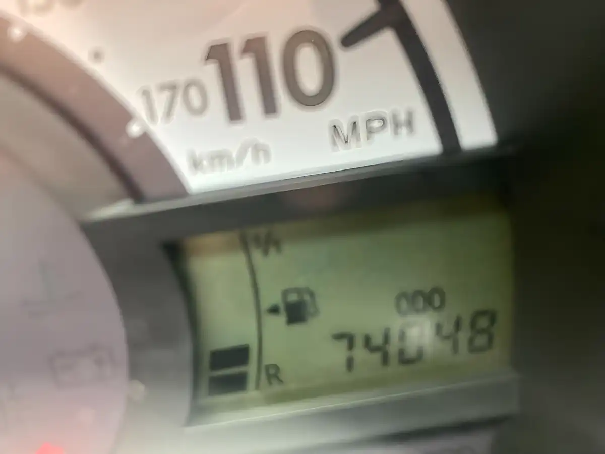 Used 2010 Peugeot 107 Verve Blue - Interior and Exterior details 18