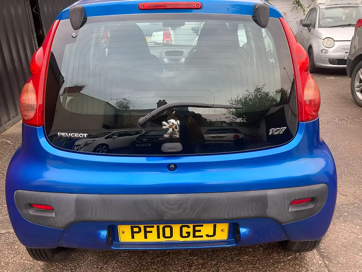 Used 2010 Peugeot 107 Verve Blue - Interior and Exterior details 5