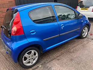 Used 2010 Peugeot 107 Verve Blue - Interior and Exterior details 6