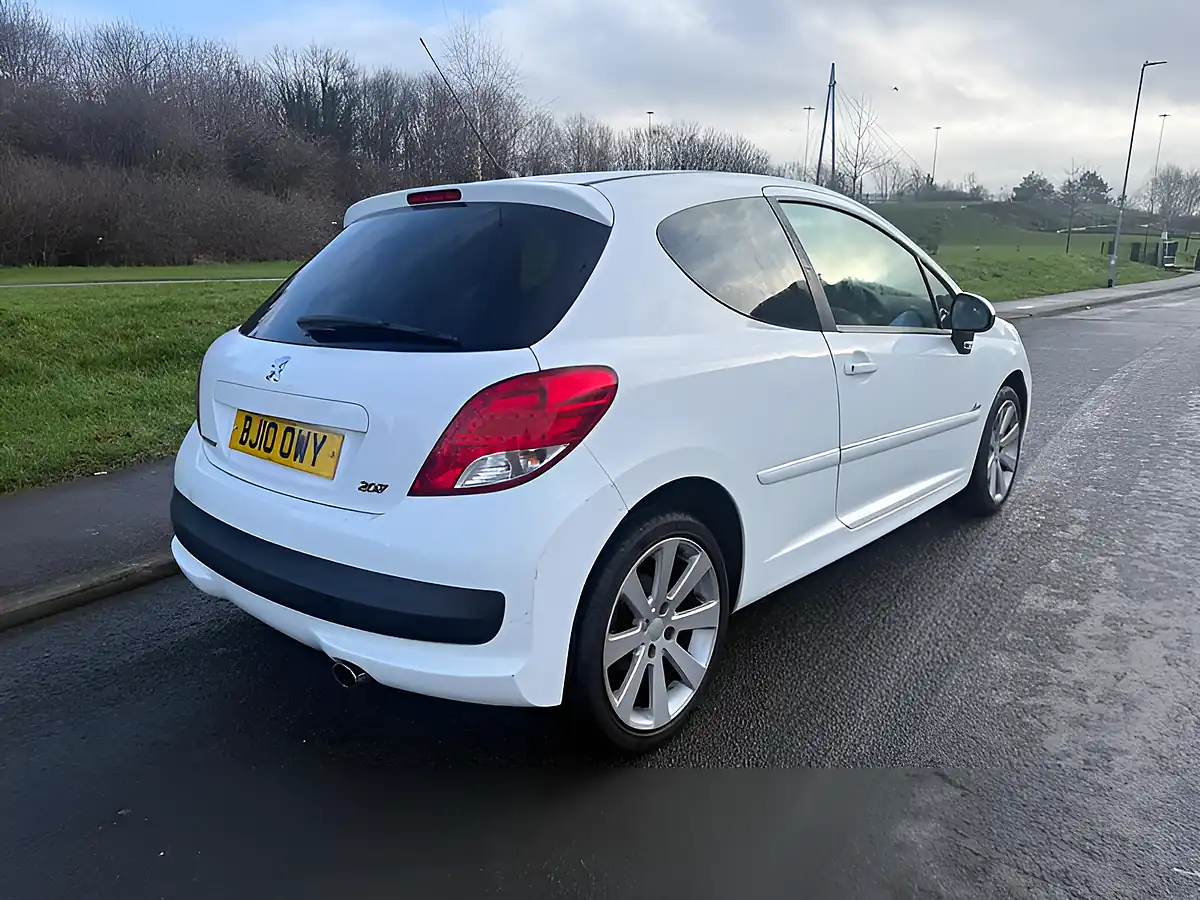 Used 2010 Peugeot 207 Allure White - Interior and Exterior details 2