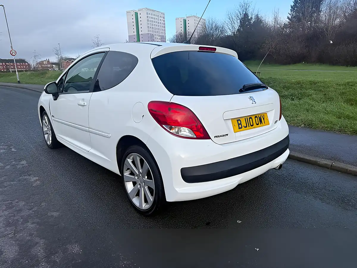 Used 2010 Peugeot 207 Allure White - Interior and Exterior details 3