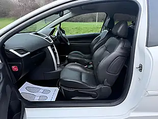 Used 2010 Peugeot 207 Allure White - Interior and Exterior details 6