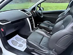 Used 2010 Peugeot 207 Allure White - Interior and Exterior details 7
