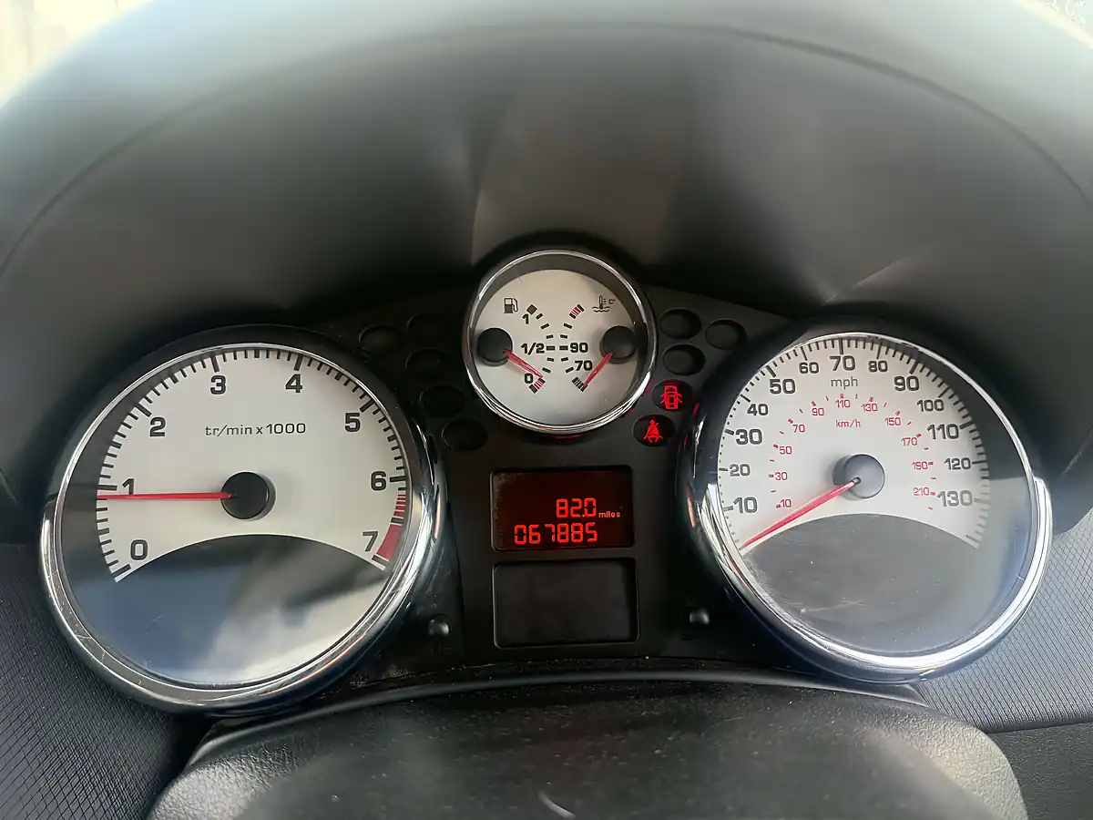 Used 2010 Peugeot 207 S Grey - Interior and Exterior details 17