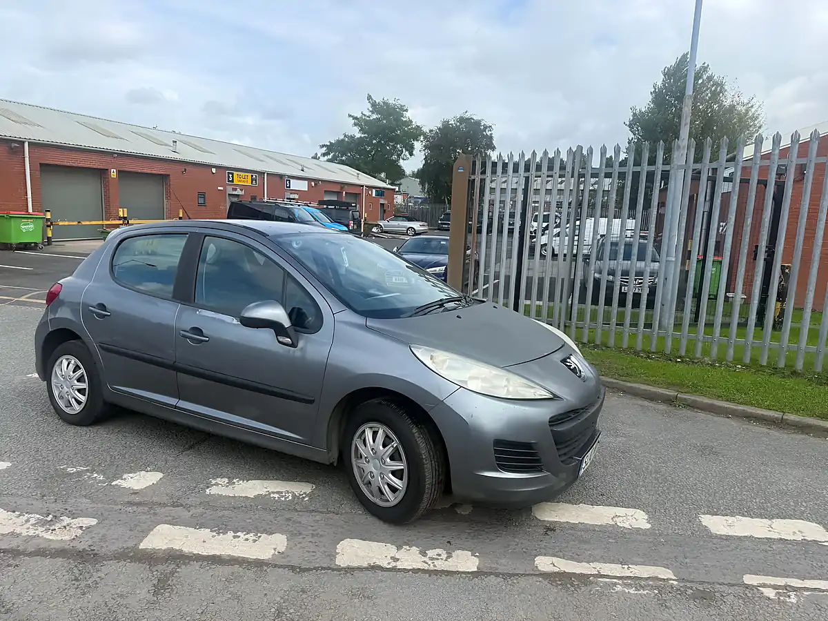 Used 2010 Peugeot 207 S Grey - Interior and Exterior details 3