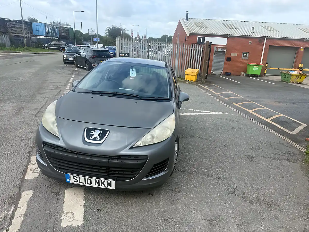 Used 2010 Peugeot 207 S Grey - Interior and Exterior details 5