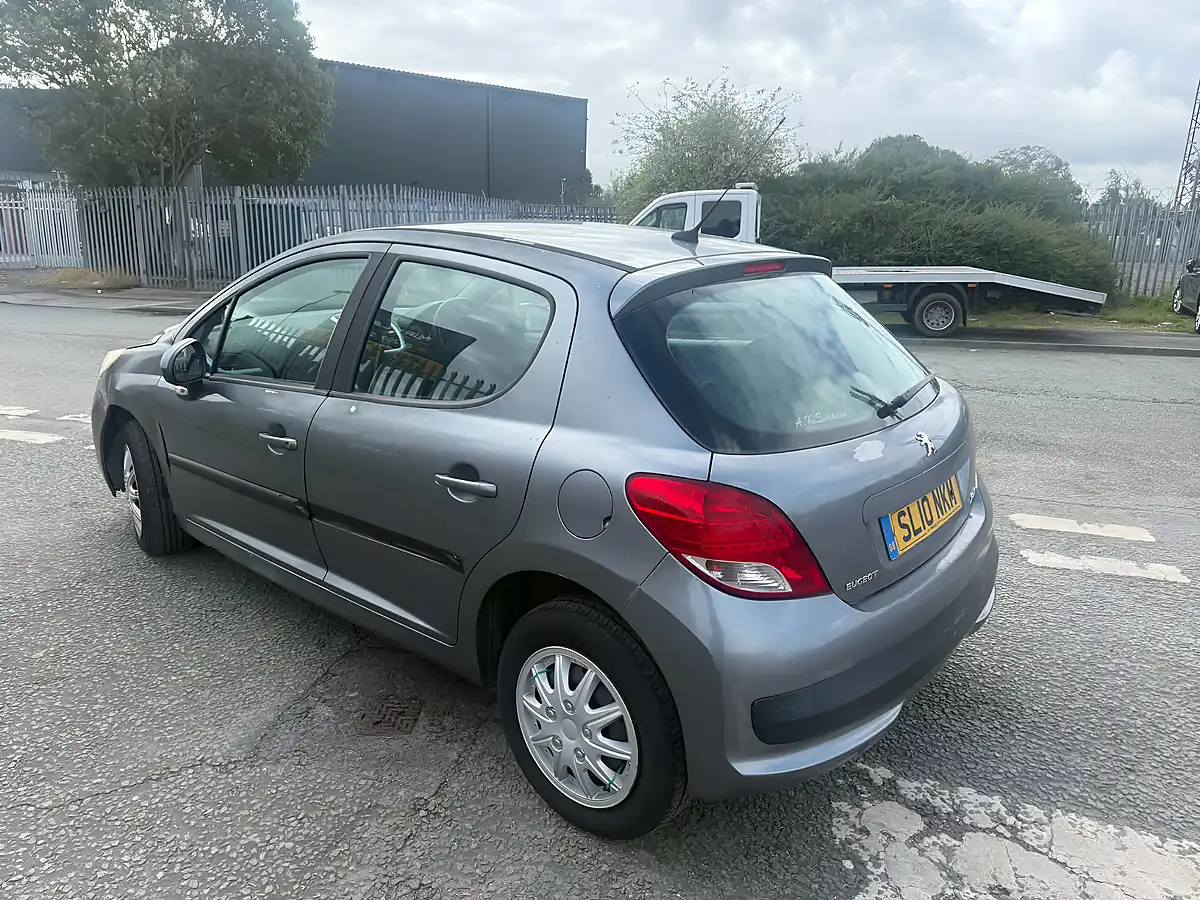 Used 2010 Peugeot 207 S Grey - Interior and Exterior details 9
