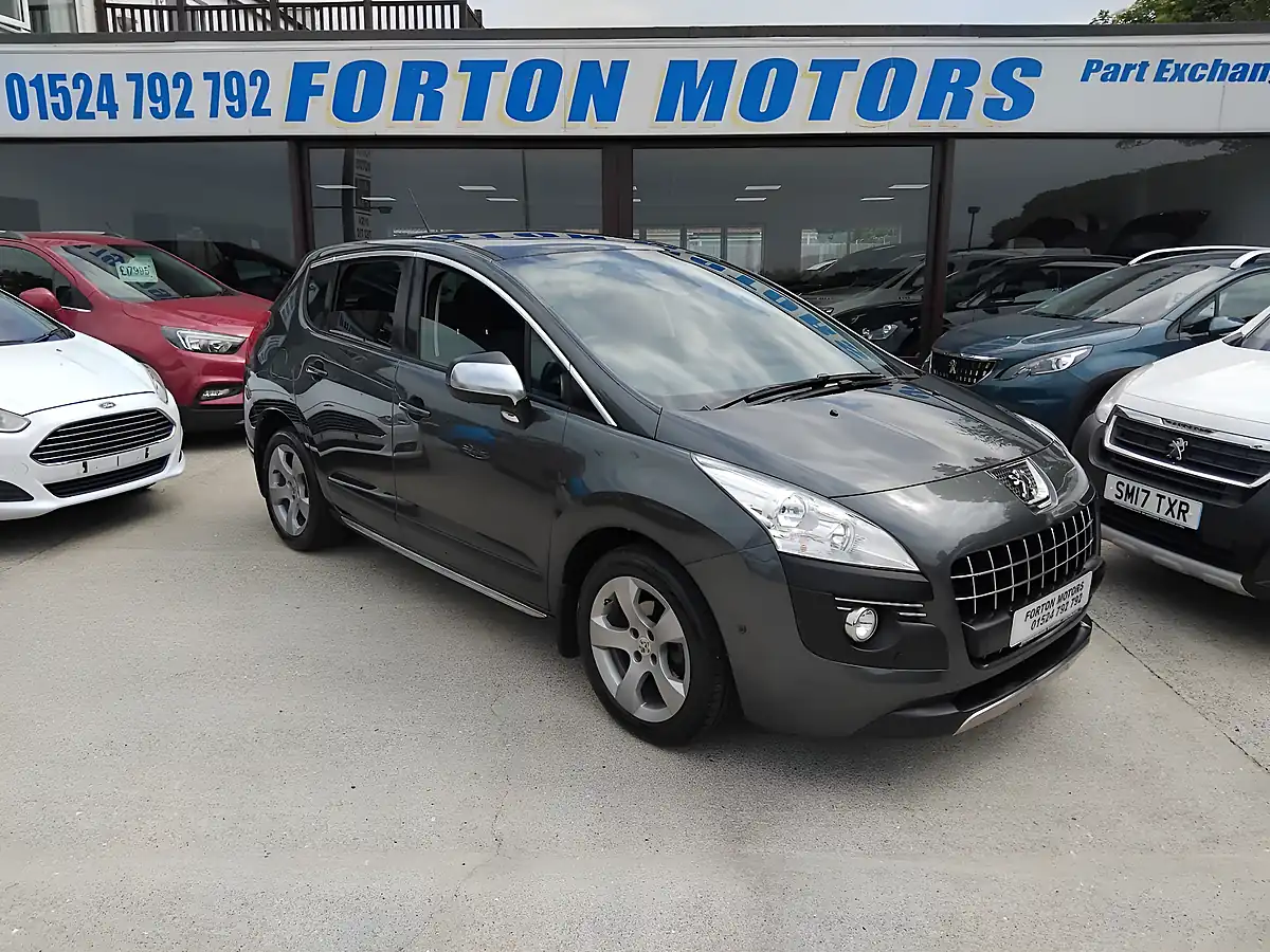 Used 2010 Peugeot 3008 Exclusive Grey - Front View