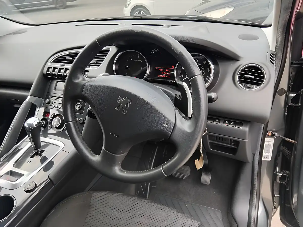 Used 2010 Peugeot 3008 Exclusive Grey - Interior and Exterior details 18