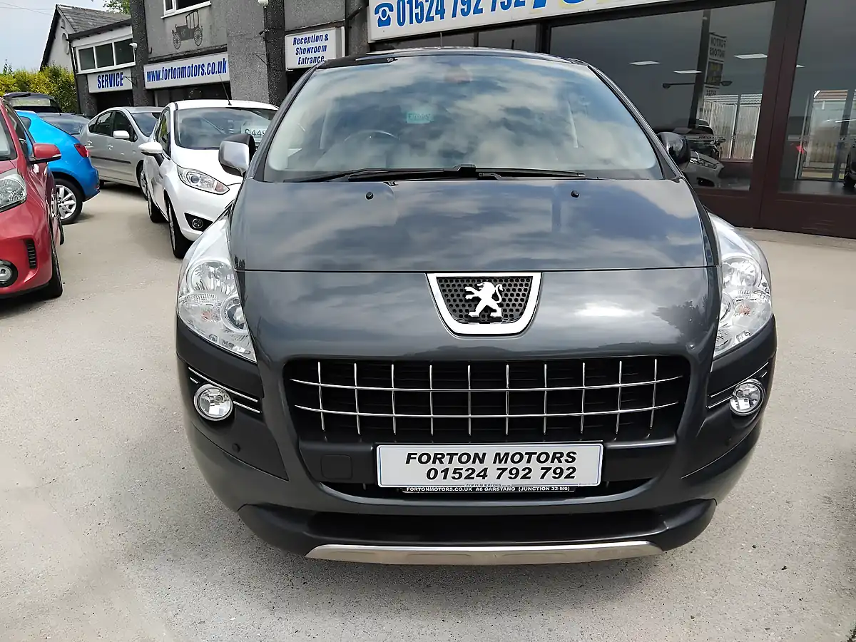 Used 2010 Peugeot 3008 Exclusive Grey - Interior and Exterior details 3