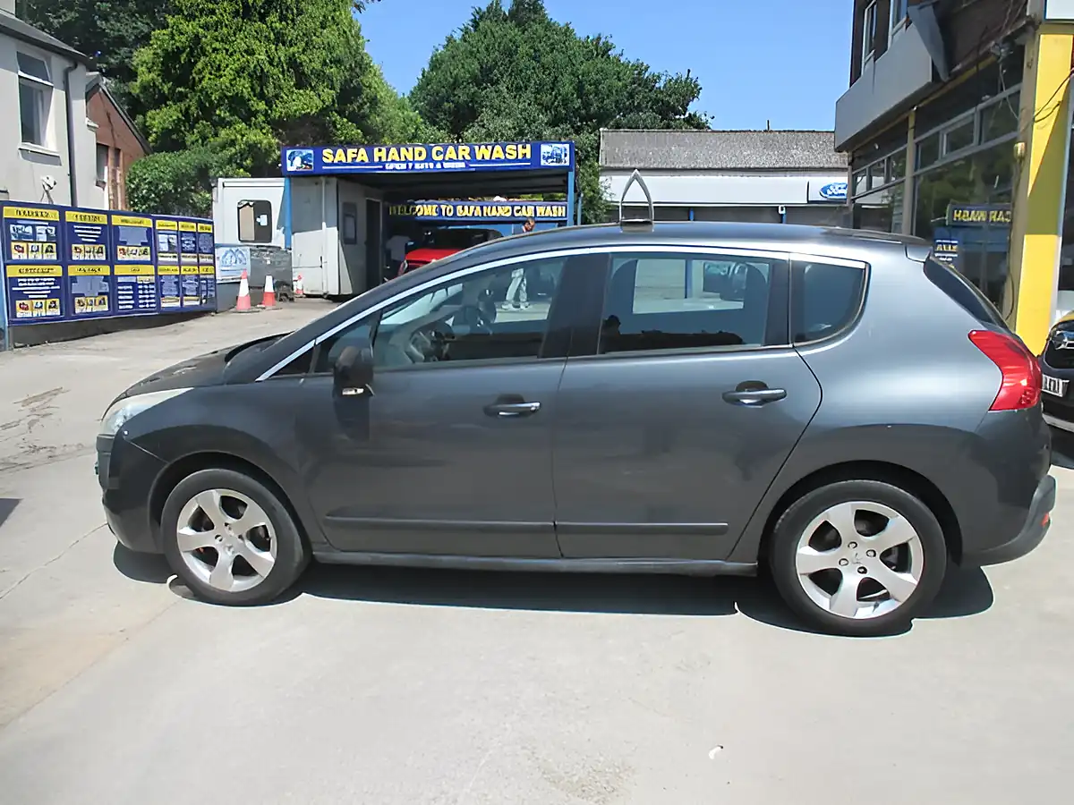 Used 2010 Peugeot 3008 Sport Grey - Interior and Exterior details 4