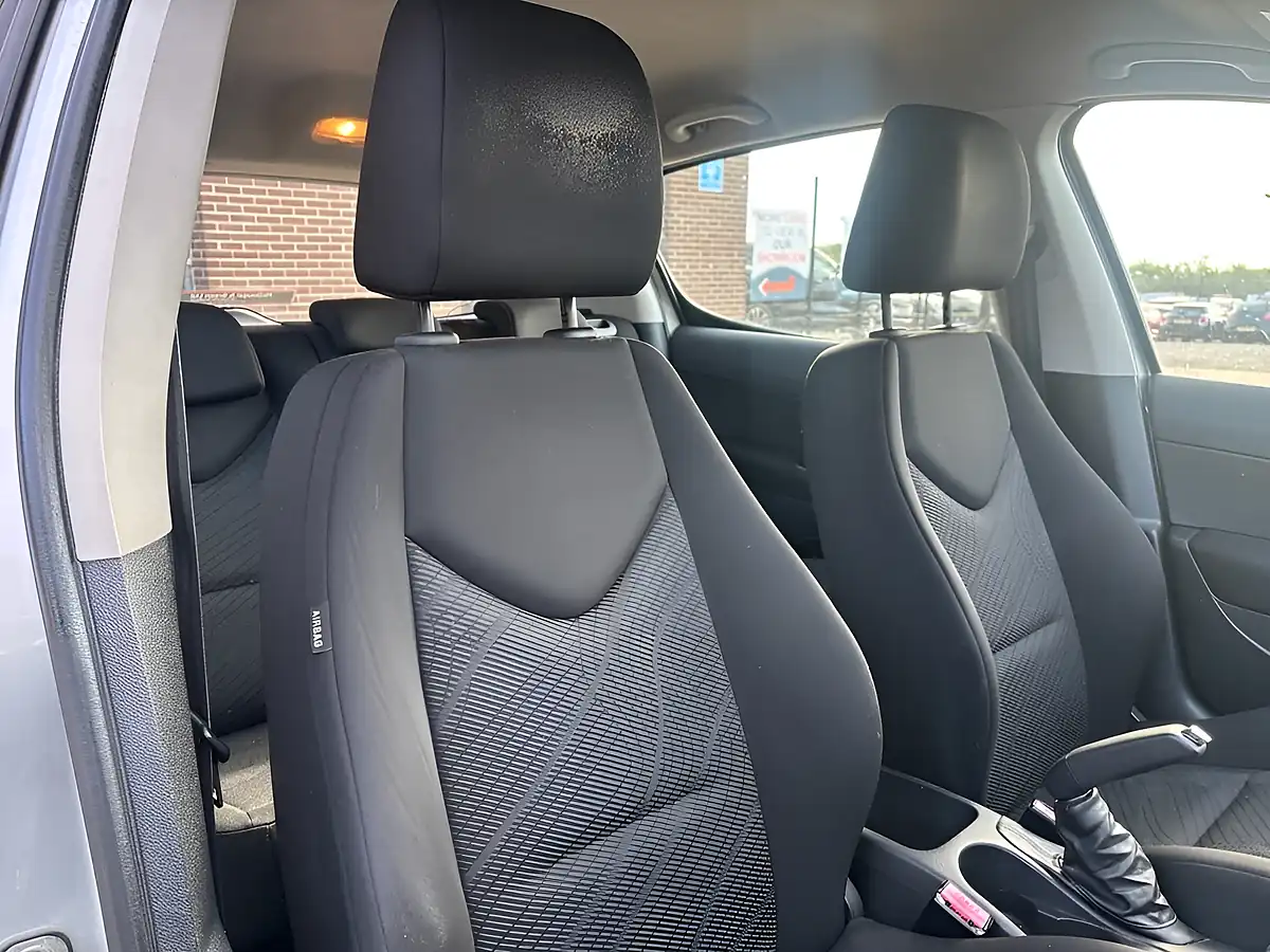 Used 2010 Peugeot 308 S Silver - Interior and Exterior details 11
