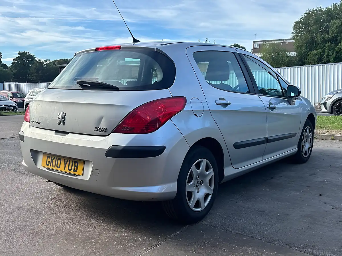 Used 2010 Peugeot 308 S Silver - Interior and Exterior details 7