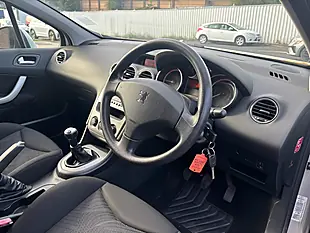Used 2010 Peugeot 308 S Silver - Interior and Exterior details 9