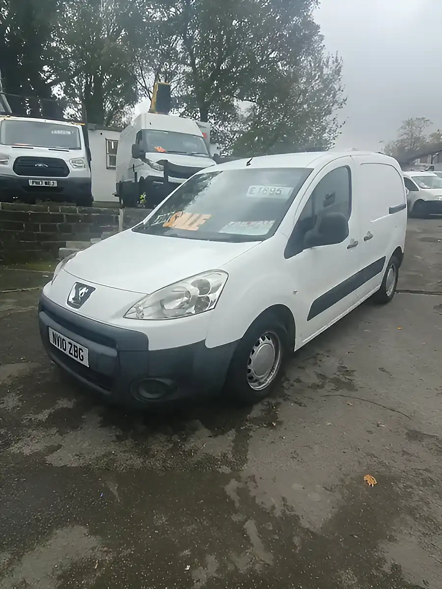 Used 2010 Peugeot Partner Brilliant White - Interior and Exterior details 11