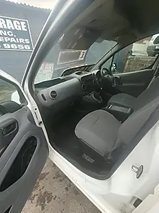 Used 2010 Peugeot Partner Brilliant White - Interior and Exterior details 8