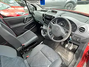 Used 2010 Peugeot Partner Tepee Tepee Urban Red - Interior and Exterior details 13