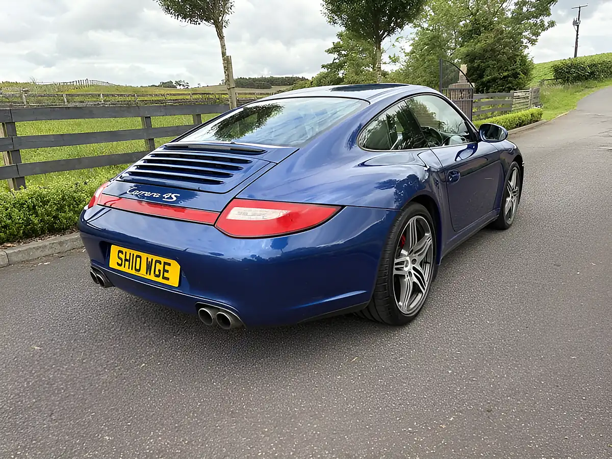 Used 2010 Porsche 911 Carrera 4S Aqua Blue Metallic - Interior and Exterior details 13