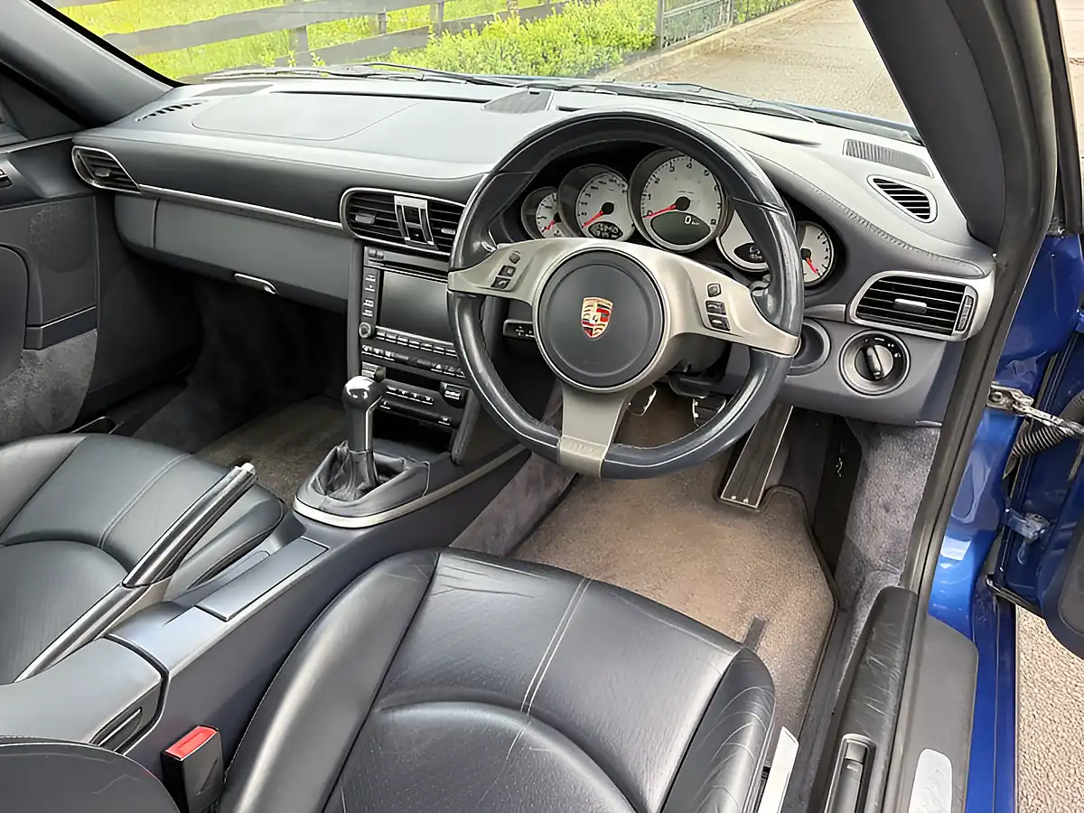 Used 2010 Porsche 911 Carrera 4S Aqua Blue Metallic - Interior and Exterior details 16