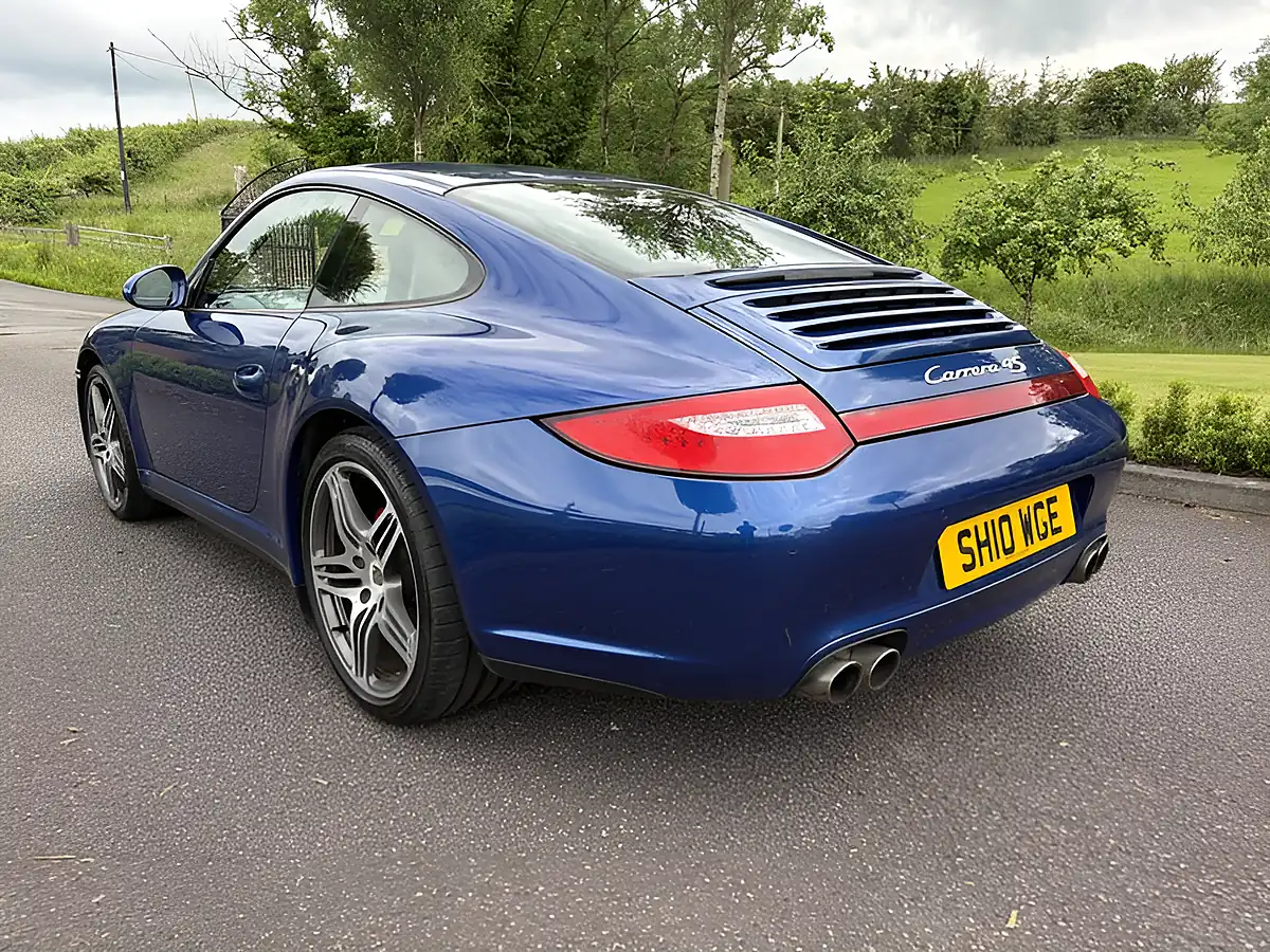 Used 2010 Porsche 911 Carrera 4S Aqua Blue Metallic - Interior and Exterior details 9