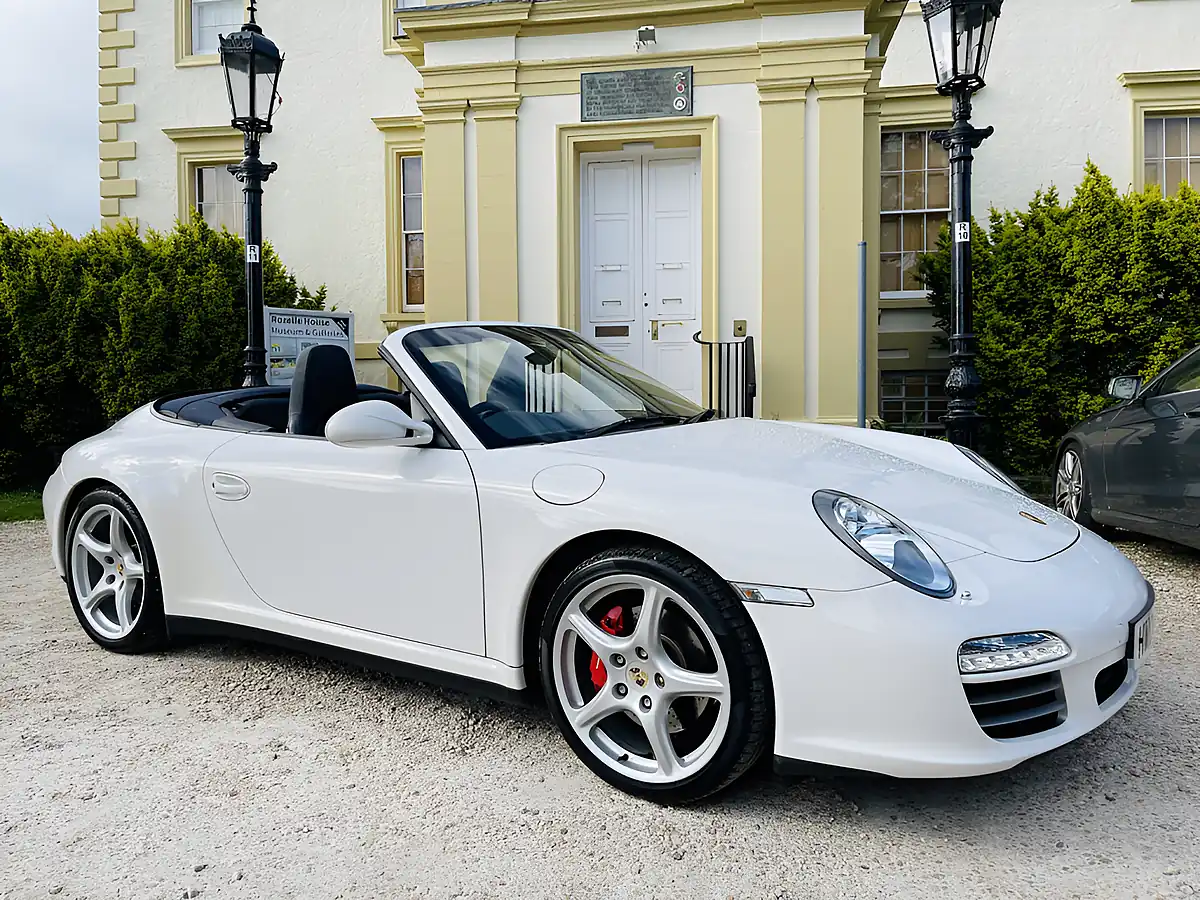 Used 2010 Porsche 911 Carrera 4S White - Front View