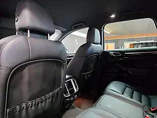 Used 2010 Porsche Cayenne Tiptronic Black - Interior and Exterior details 10