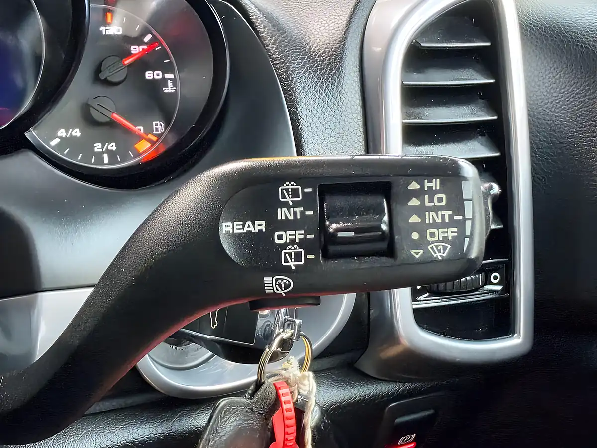 Used 2010 Porsche Cayenne Tiptronic Black - Interior and Exterior details 14