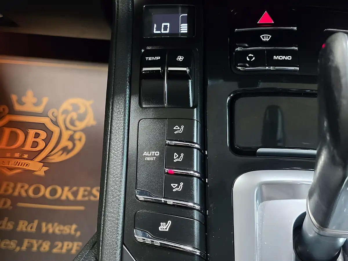 Used 2010 Porsche Cayenne Tiptronic Black - Interior and Exterior details 16